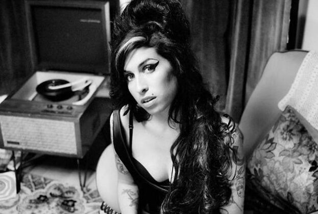 Amy Winehouse: Back From Black' a well-managed tribute about a tragic pop  figure at Seven Angels – Hartford Courant